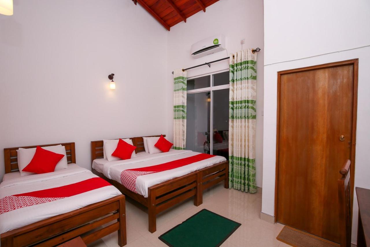 Oyo 438 Sarala Residence Hotel Kandy Exterior photo