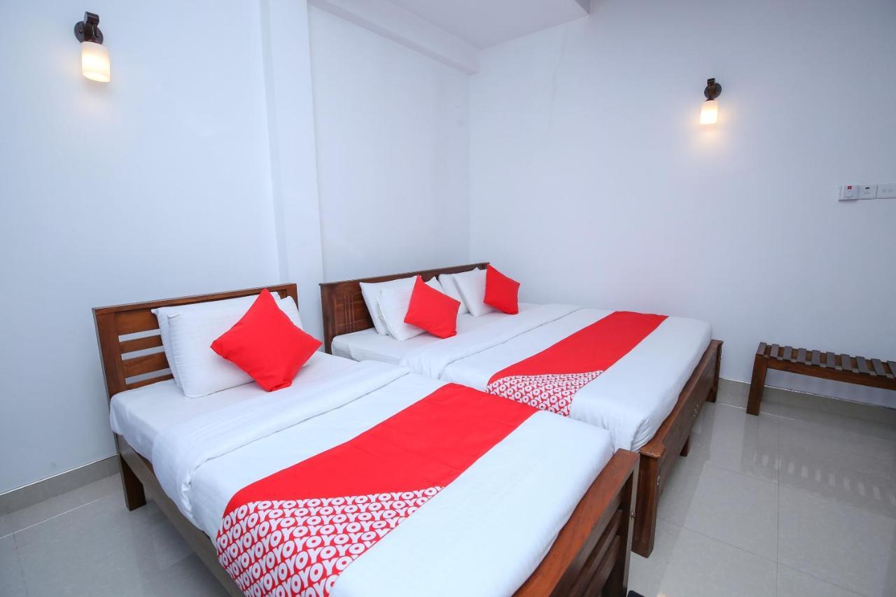Oyo 438 Sarala Residence Hotel Kandy Exterior photo